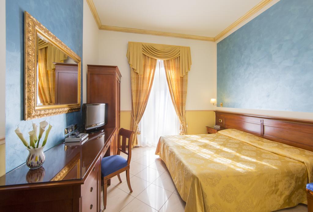 Hotel Londra Алессандрия Экстерьер фото