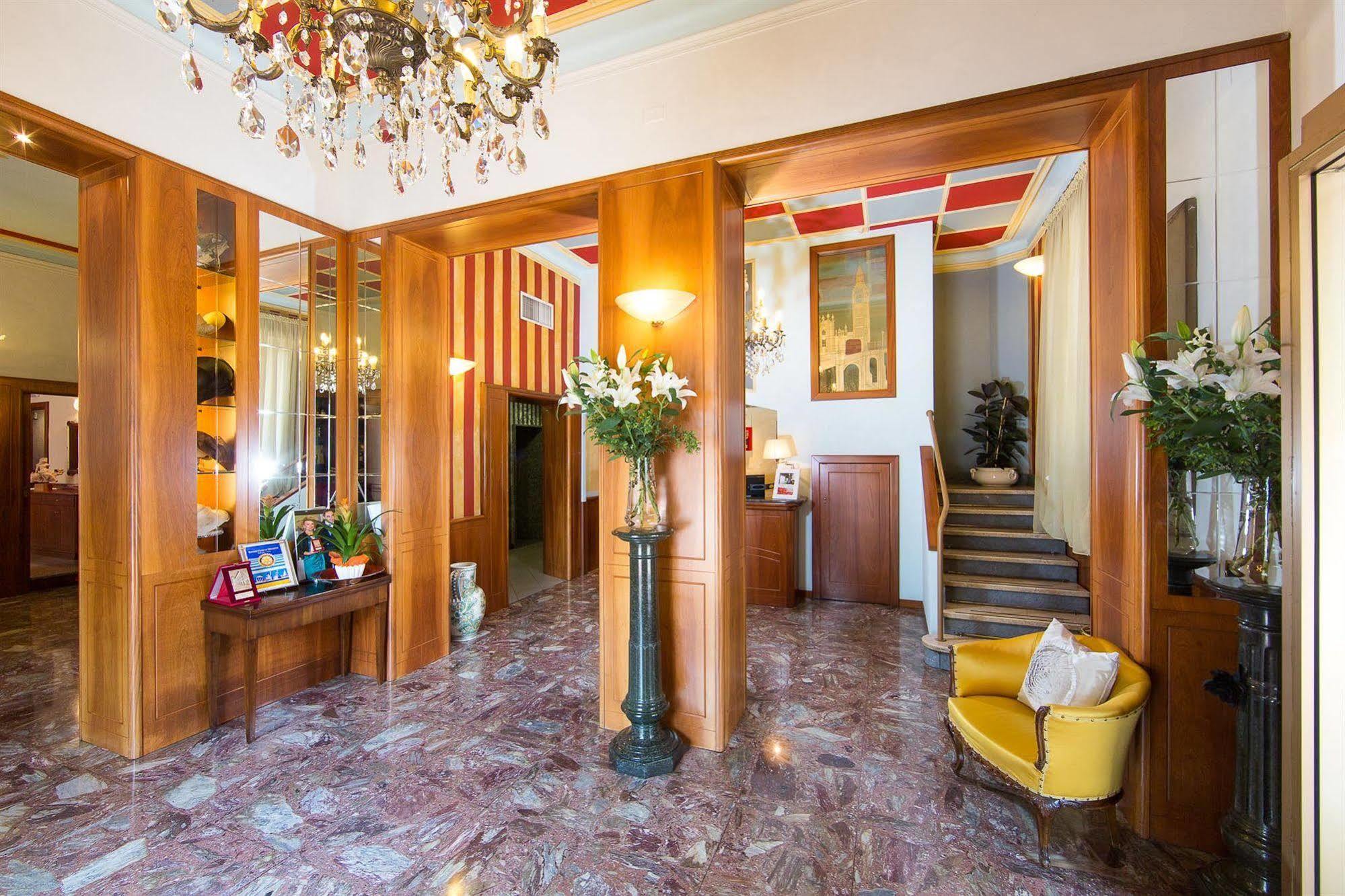 Hotel Londra Алессандрия Экстерьер фото