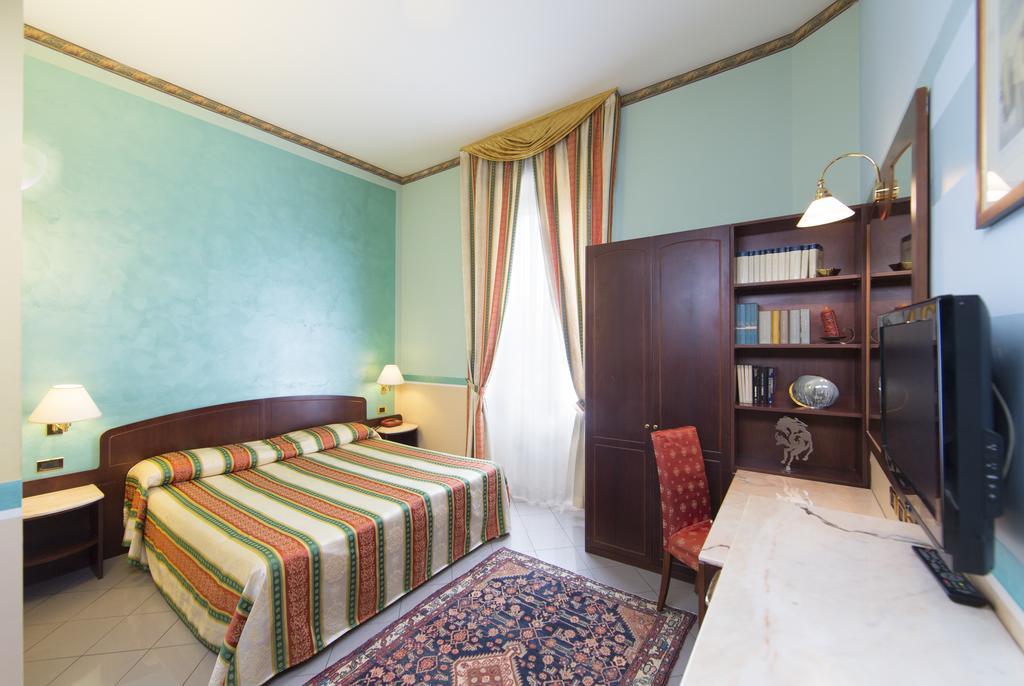 Hotel Londra Алессандрия Номер фото