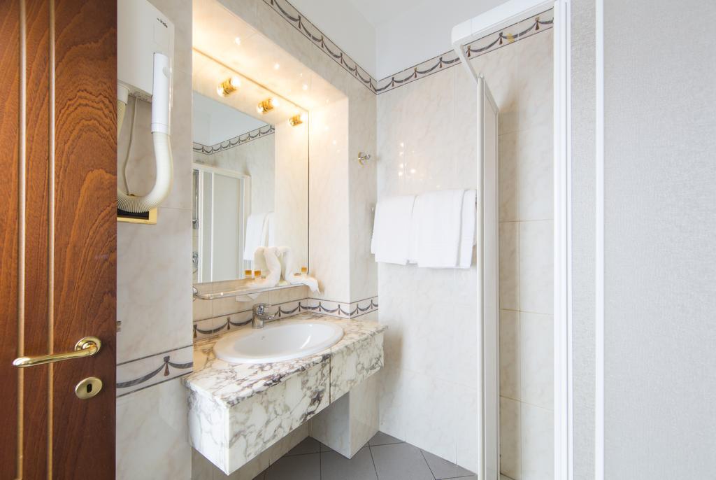 Hotel Londra Алессандрия Номер фото